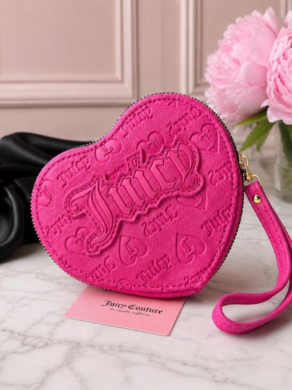 Juicy Couture Pink Embossed Heart Wallet Leather Wristlet Zip Around NWT